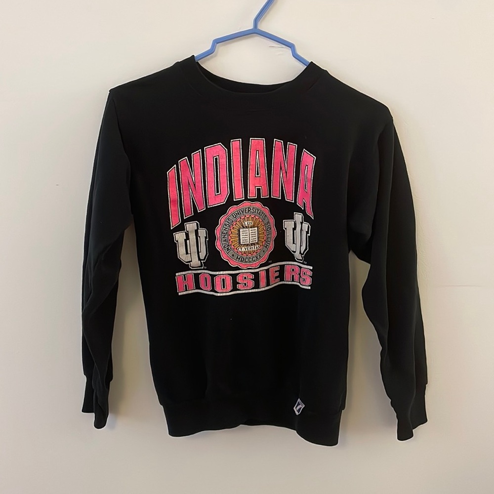 IU youth large crewneck